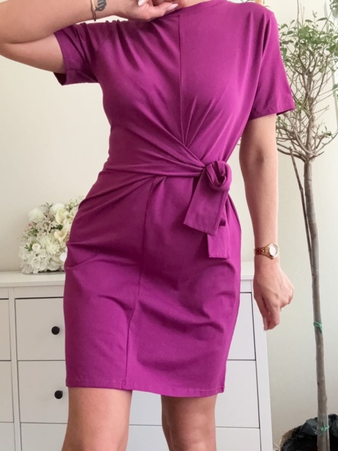 Bawełniana sukienka z asymetrycznym wiązaniem Avery plum