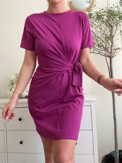 Bawełniana sukienka z asymetrycznym wiązaniem Avery plum