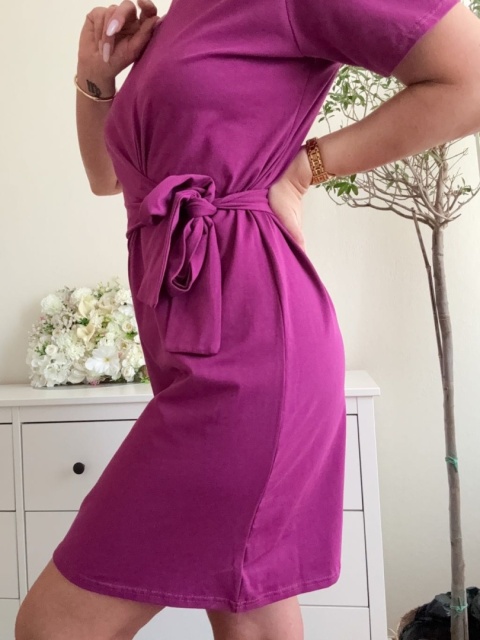 Bawełniana sukienka z asymetrycznym wiązaniem Avery plum