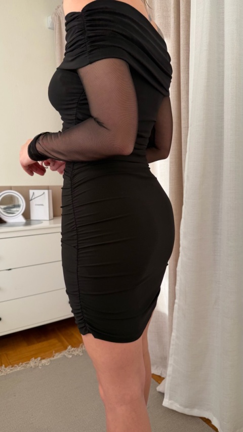 Dopasowana sukienka Midnight Veil czarna