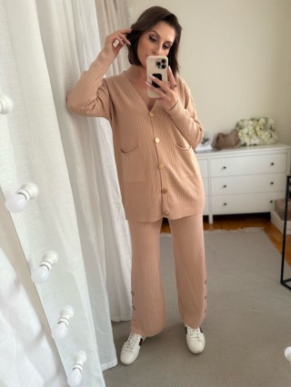 Dzianinowy komplet Molto Rigatoni karmelowy