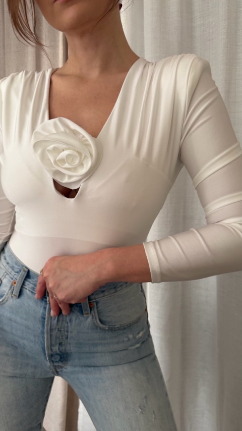 Elastyczne body Rosr Cut-Out ecru