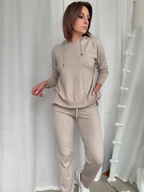 Miękki dzianinowy komplet Stellar Softness beżowy