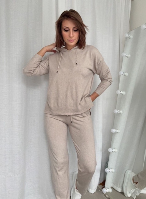 Miękki dzianinowy komplet Stellar Softness beżowy