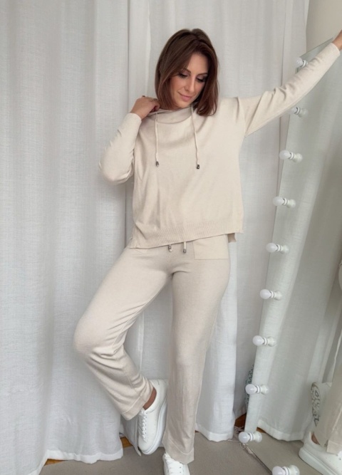 Miękki dzianinowy komplet Stellar Softness ecru