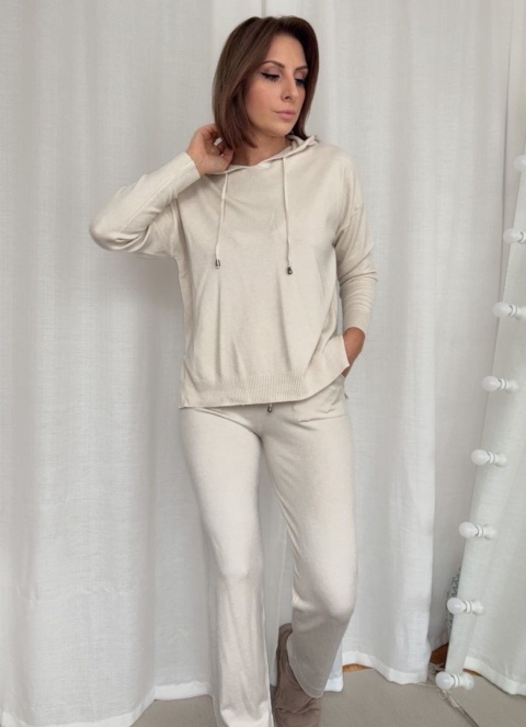 Miękki dzianinowy komplet Stellar Softness ecru