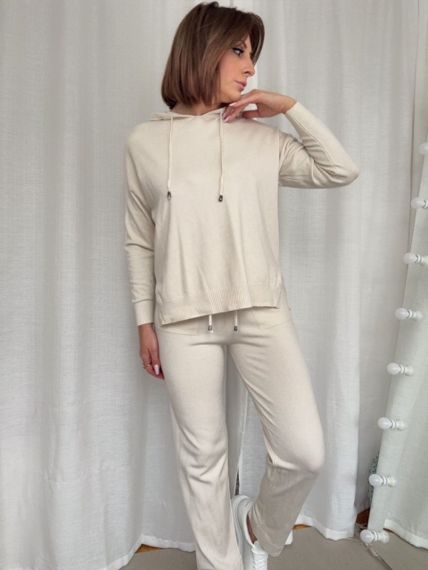 Miękki dzianinowy komplet Stellar Softness ecru