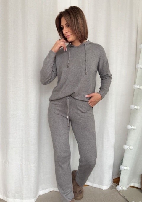 Miękki dzianinowy komplet Stellar Softness szary