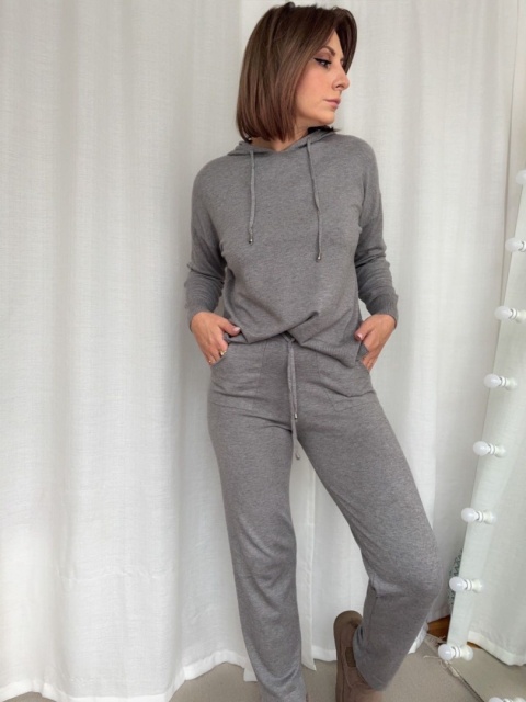 Miękki dzianinowy komplet Stellar Softness szary