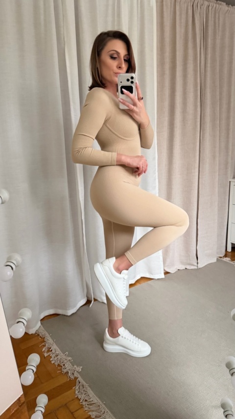 Modelujący kombinezon Curve Embrace Bodusuit creamy beige 🩰