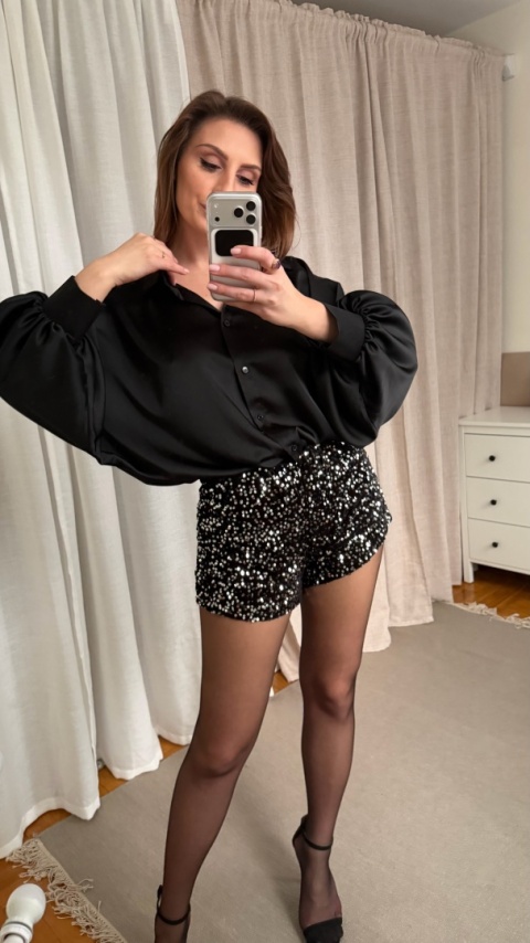Shorty z cekinami Lunar Sparkle Shorts czarne 🖤