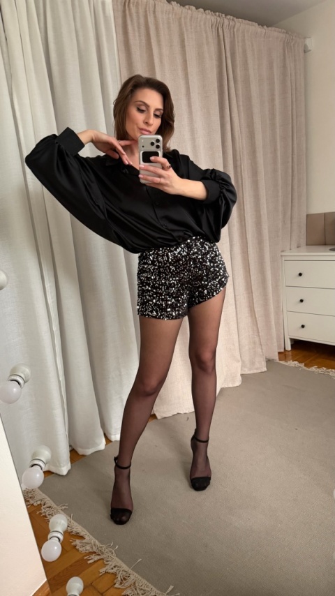 Shorty z cekinami Lunar Sparkle Shorts czarne 🖤