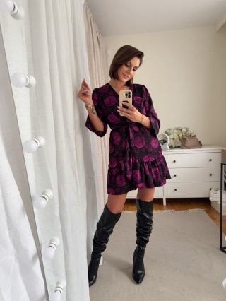 Sukienka kopertowa Autumn Melody fioletowe kwiaty