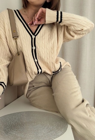 Sweter w stylu preppy Retro Old Money śmietankowy