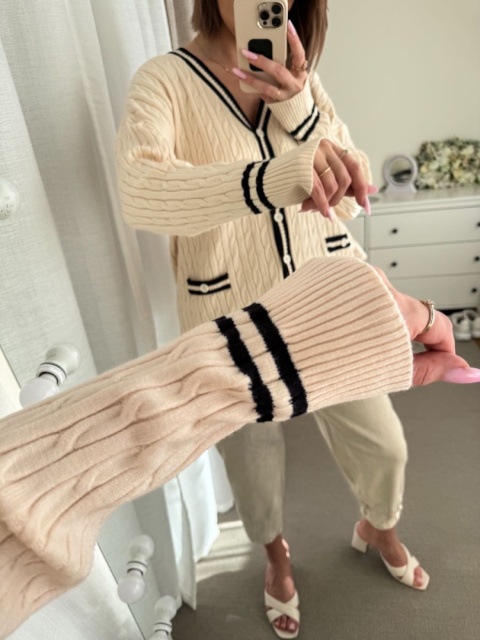 Sweter w stylu preppy Retro Old Money śmietankowy